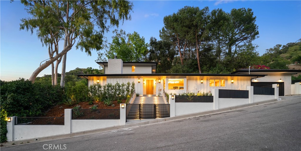 3240 Longridge Avenue Property Photo