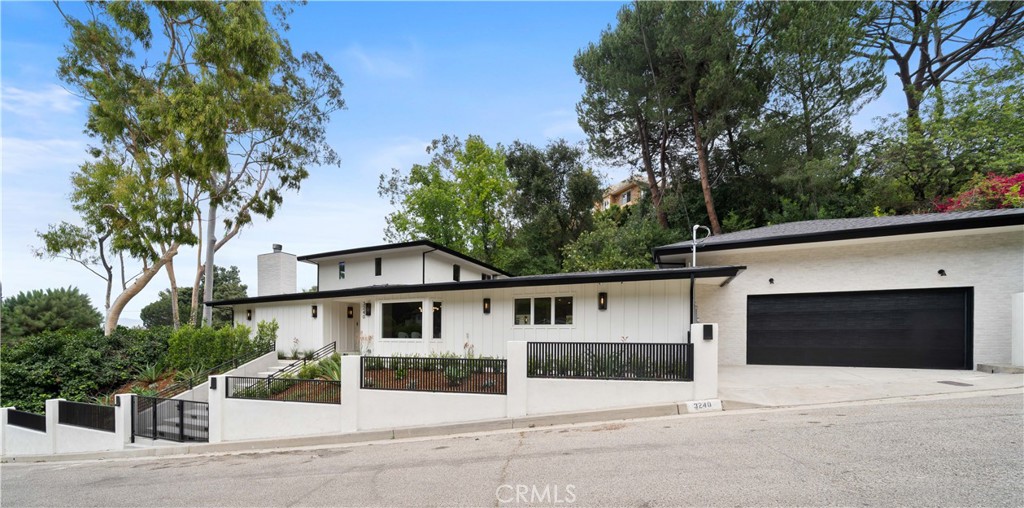 3240 Longridge Avenue Property Photo 2