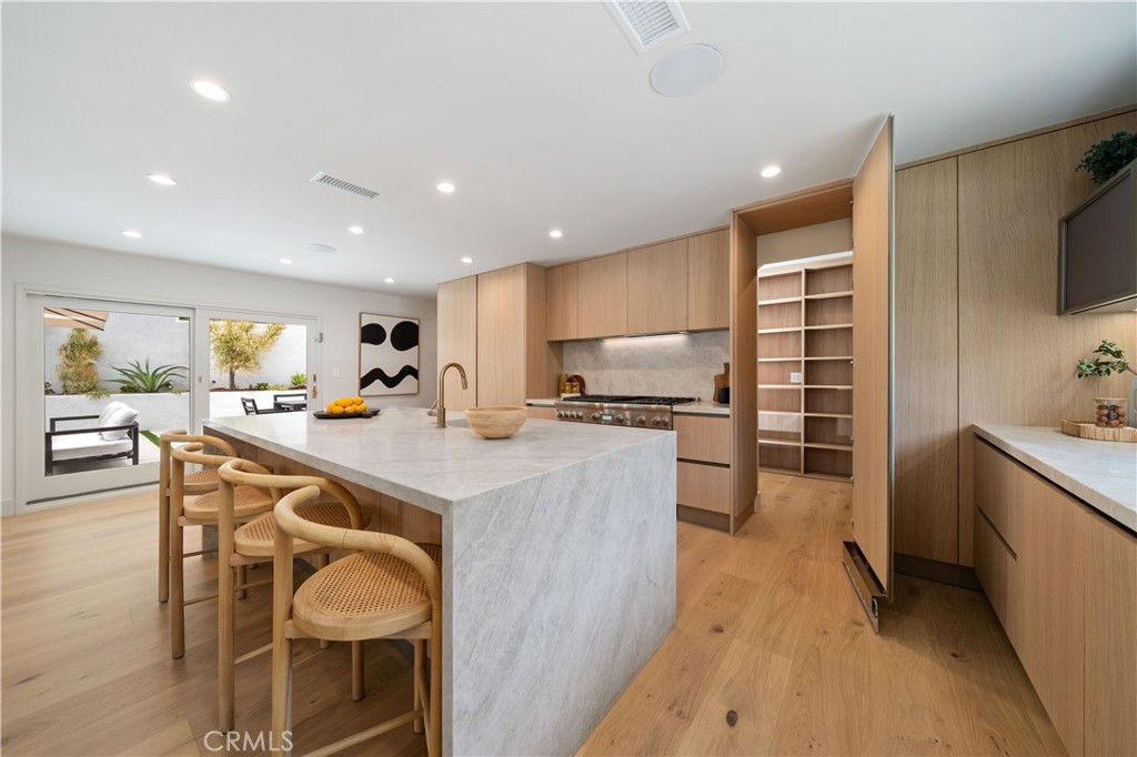 3240 Longridge Avenue Property Photo 19