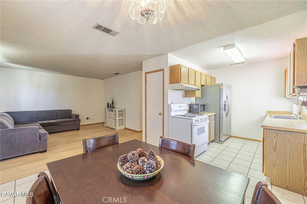 8119 Walpole Avenue Property Photo 13