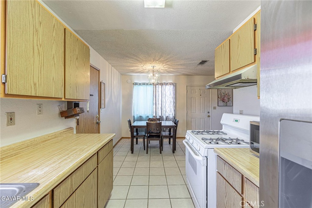 8119 Walpole Avenue Property Photo 14