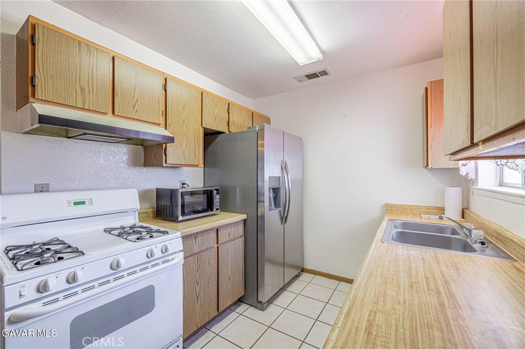 8119 Walpole Avenue Property Photo 15
