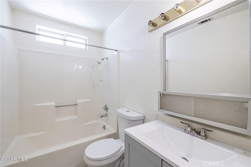 8119 Walpole Avenue Property Photo 16