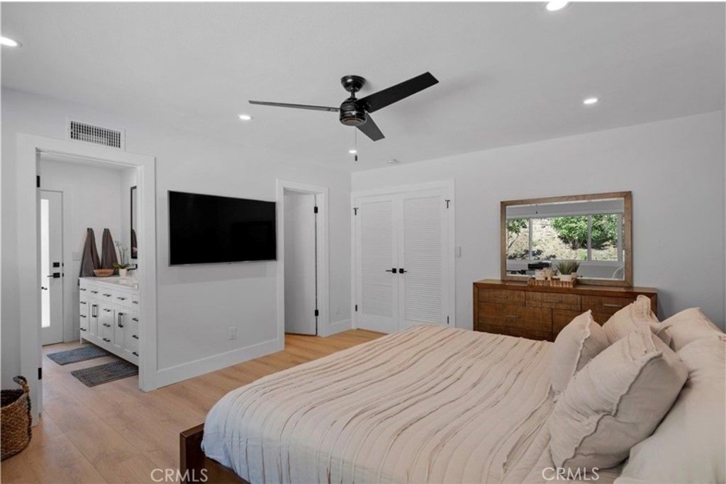 4240 Kingfisher Road Property Photo 9