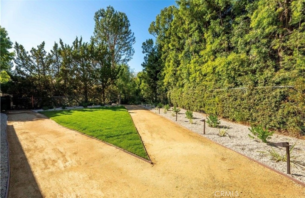4240 Kingfisher Road Property Photo 21