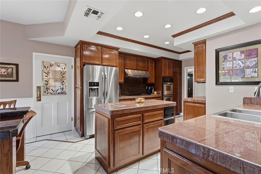 22128 Palais Place Property Photo 8
