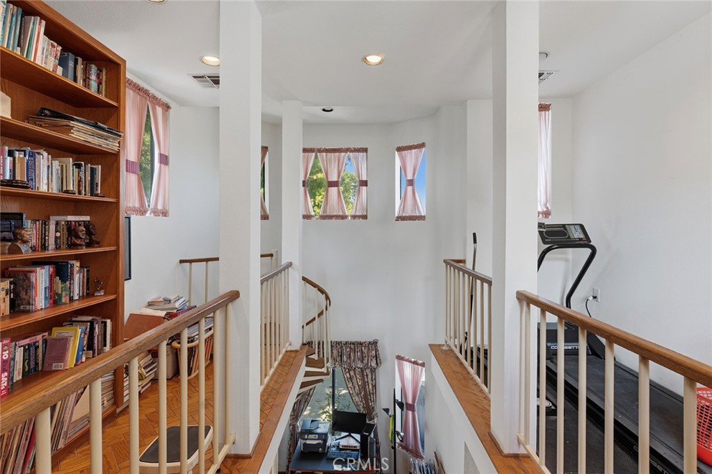 22128 Palais Place Property Photo 18