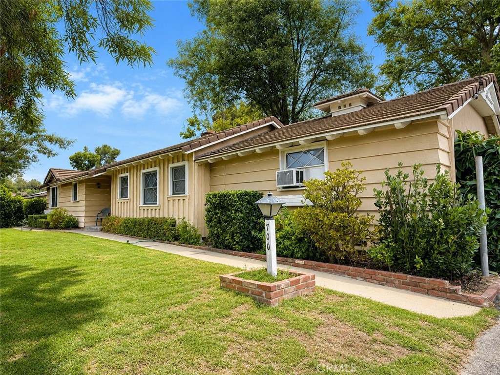 700 S Corrida Drive Property Photo 2