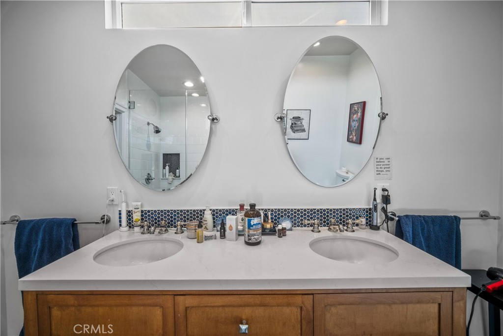 1245 S Hudson Avenue Property Photo 13