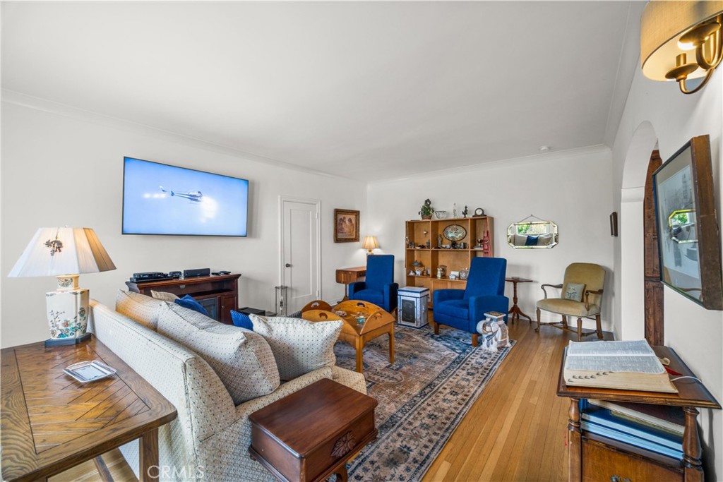 1245 S Hudson Avenue Property Photo 17