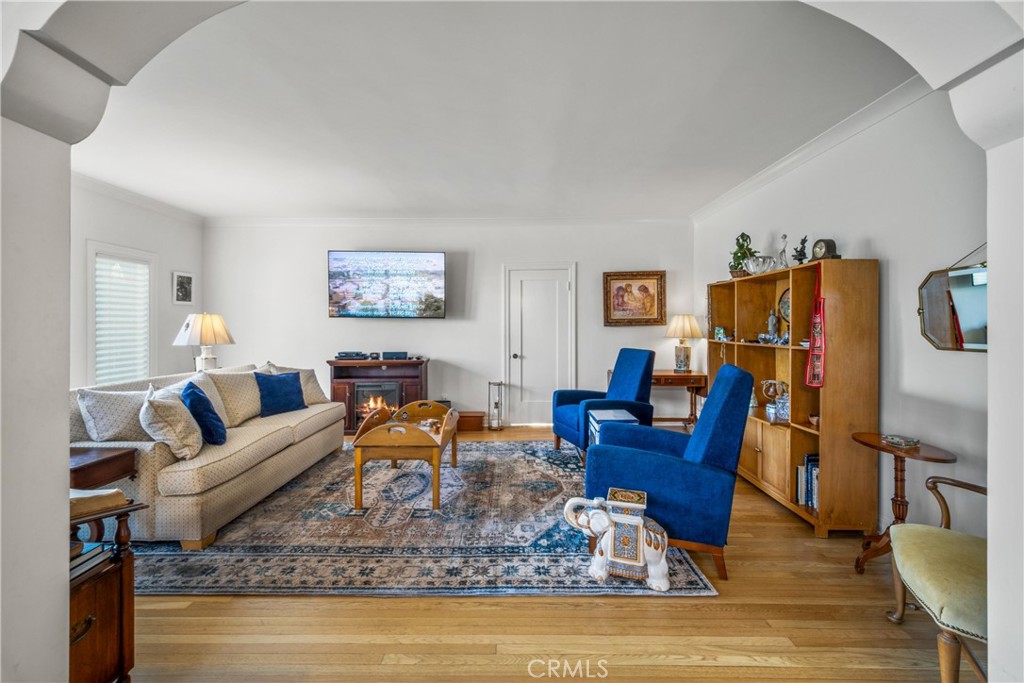1245 S Hudson Avenue Property Photo 18