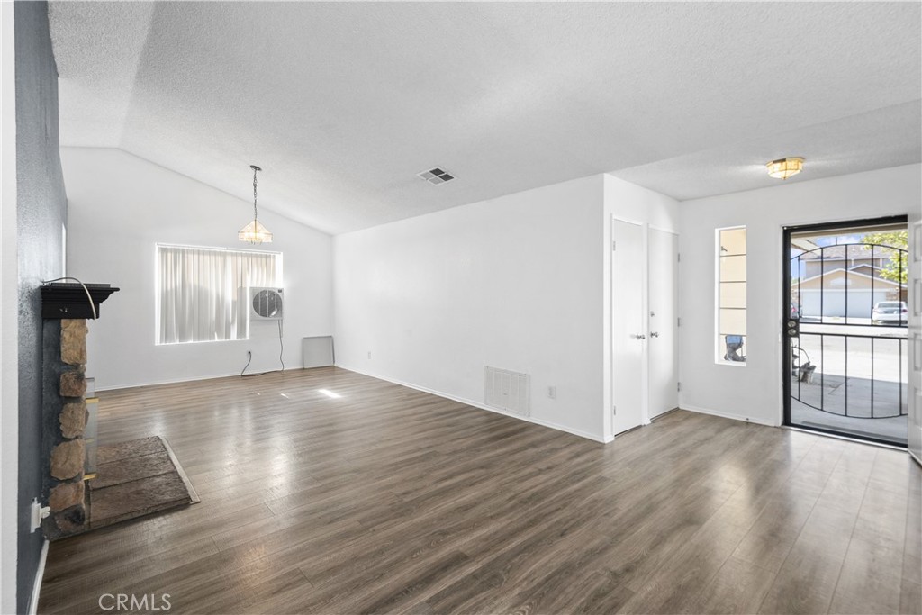 2100 Matthew Avenue Property Photo 6