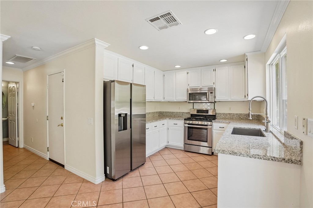 21117 Oakleaf Canyon Drive Property Photo 17