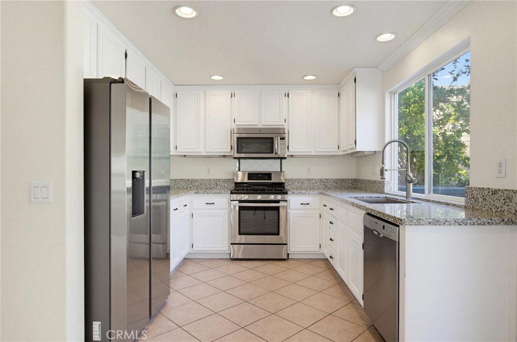 21117 Oakleaf Canyon Drive Property Photo 17