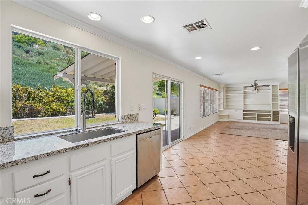 21117 Oakleaf Canyon Drive Property Photo 18