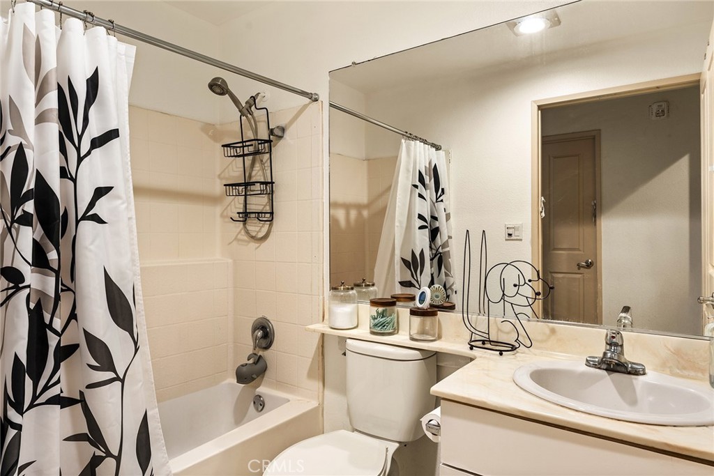 19350 Sherman Way 139 Property Photo 11