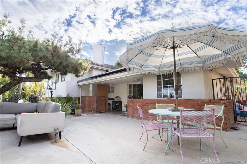 9525 Woodley Property Photo 1