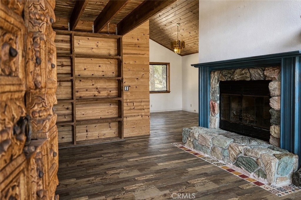 16421 Grizzly Drive Property Photo 3