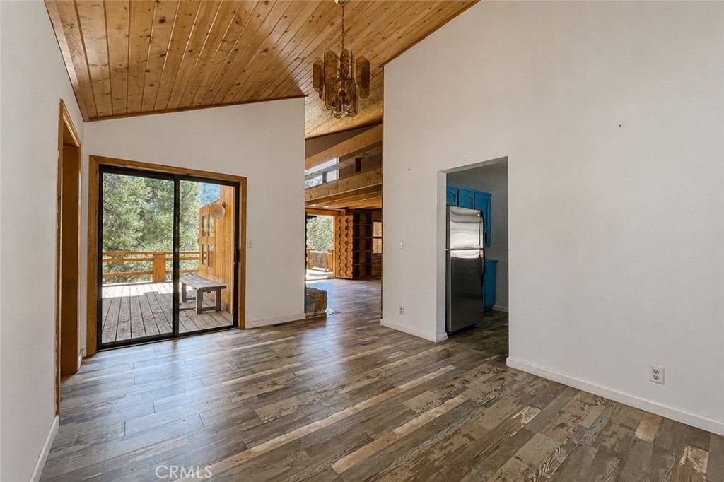 16421 Grizzly Drive Property Photo 11