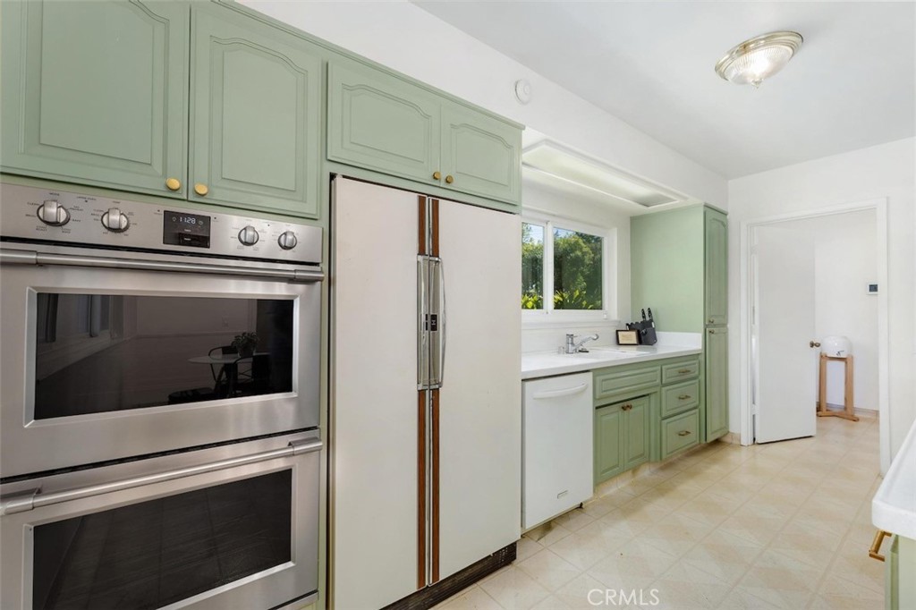 1152 Northwestern Drive Property Photo 11