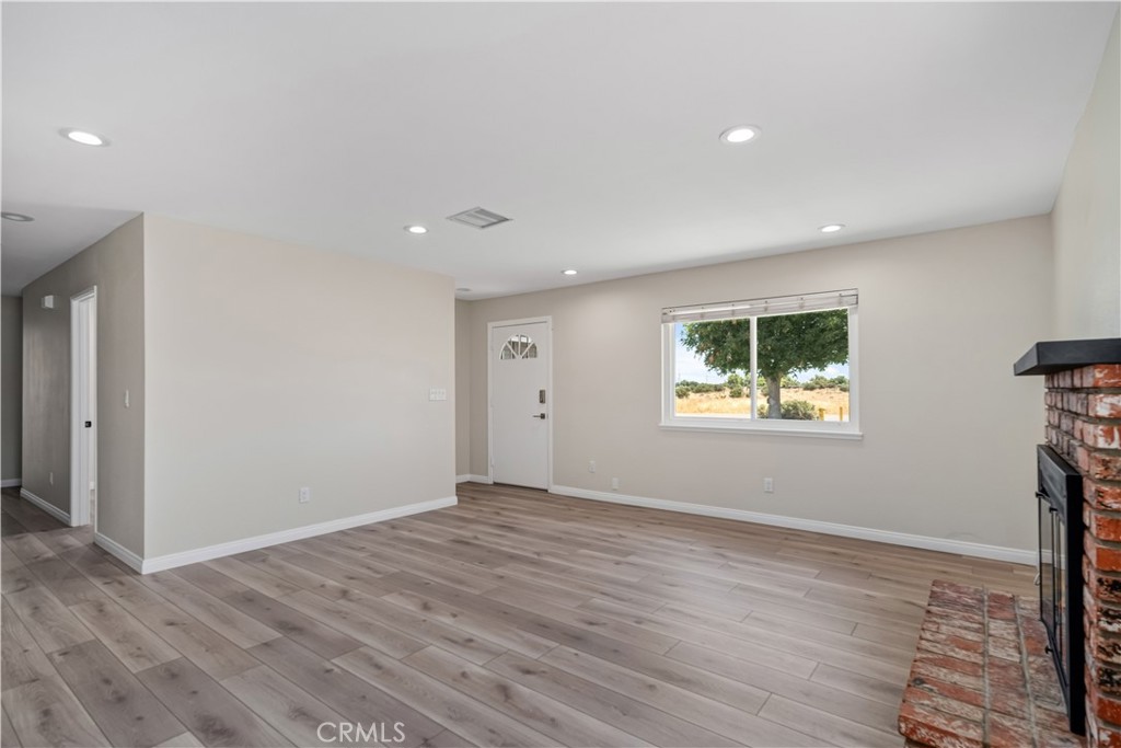 42701 40th Street W Property Photo 6