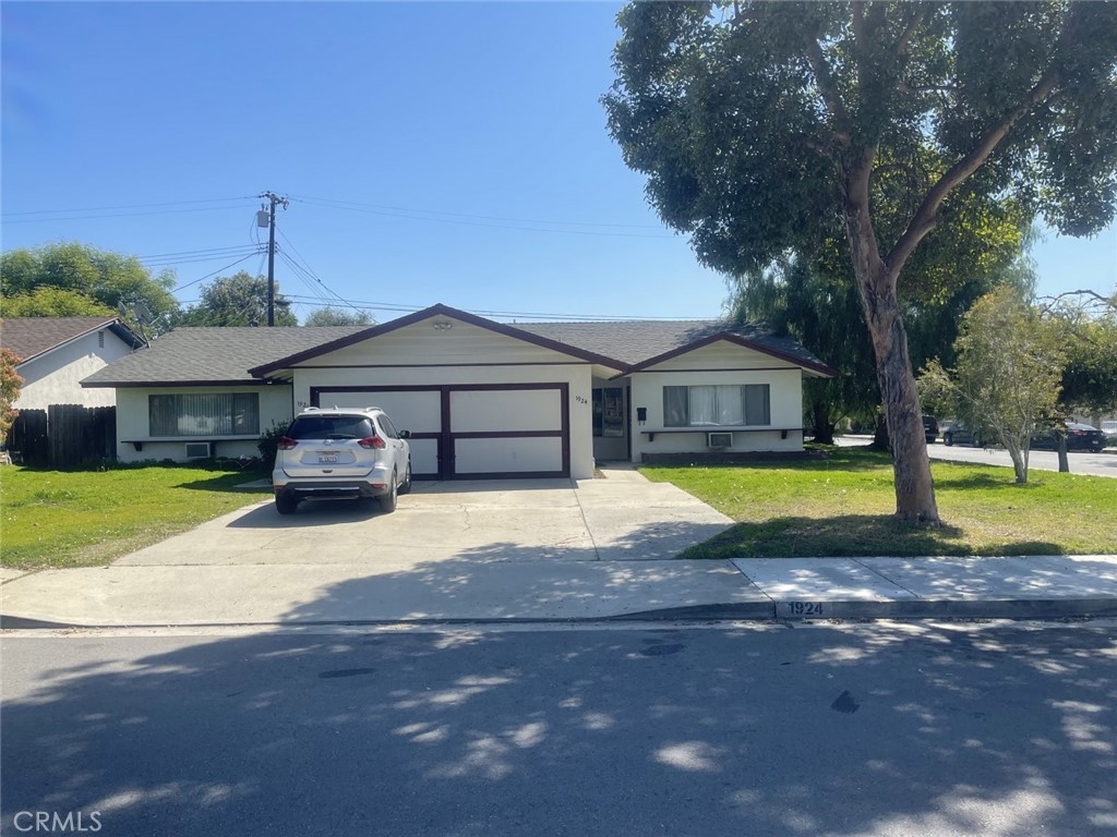 1924 Bobolink Way Property Photo