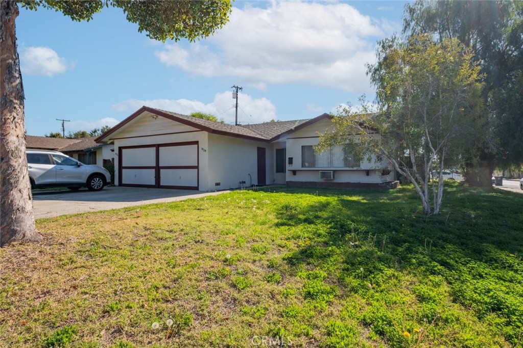 1924 Bobolink Way Property Photo 2