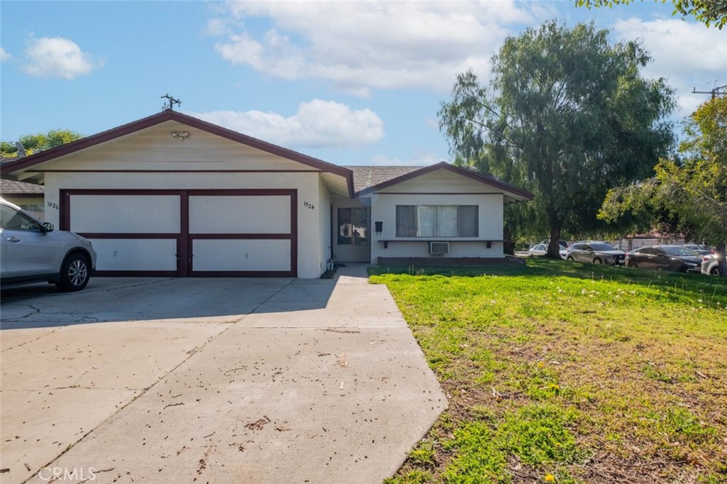 1924 Bobolink Way Property Photo 3