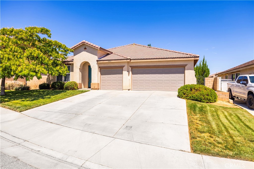 39939 Borica Court Property Photo 3