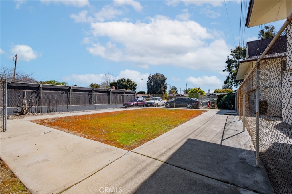 1935 Royalty Drive Property Photo 8