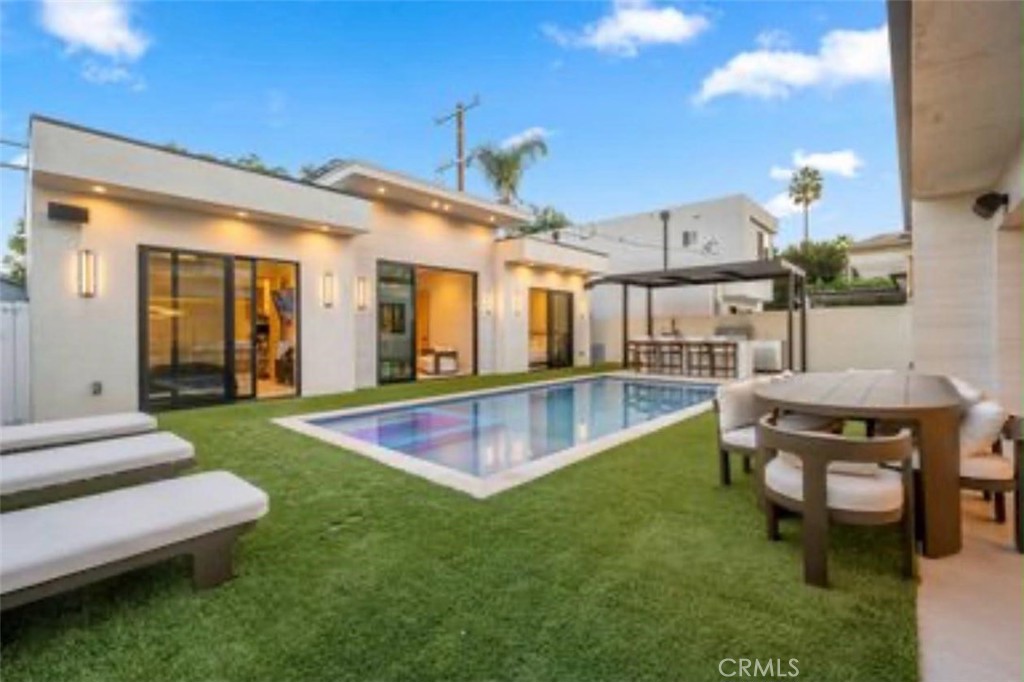 5028 Lindley Property Photo 4