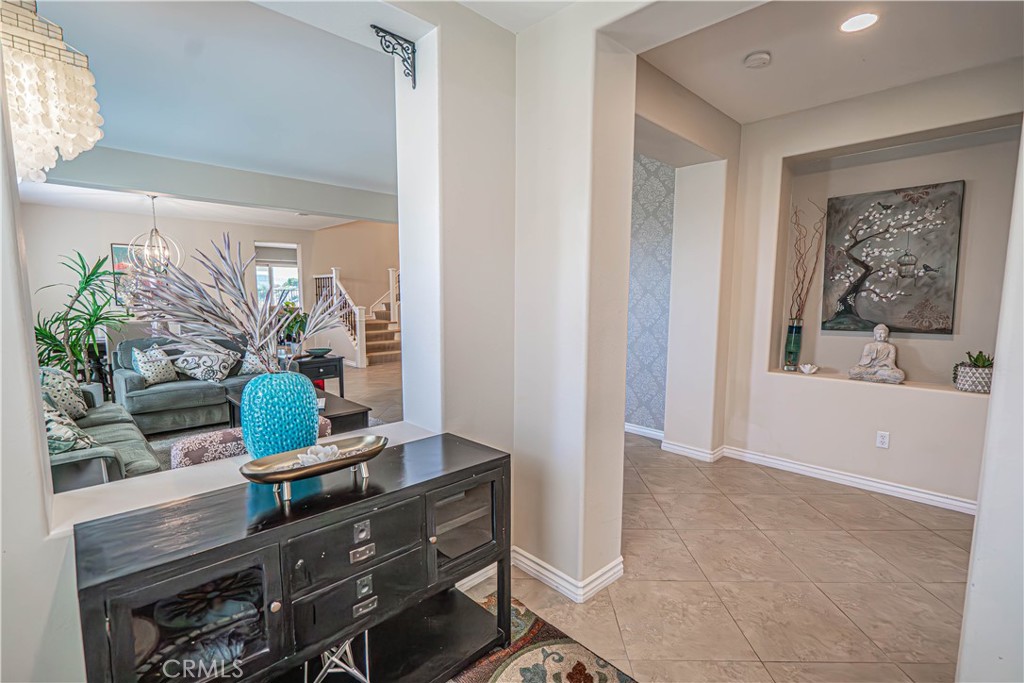 28076 Bridlewood Drive Property Photo 5