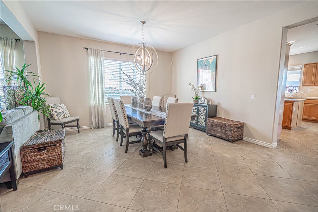 28076 Bridlewood Drive Property Photo 7