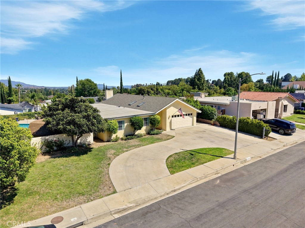 17478 Doric Street Property Photo 6