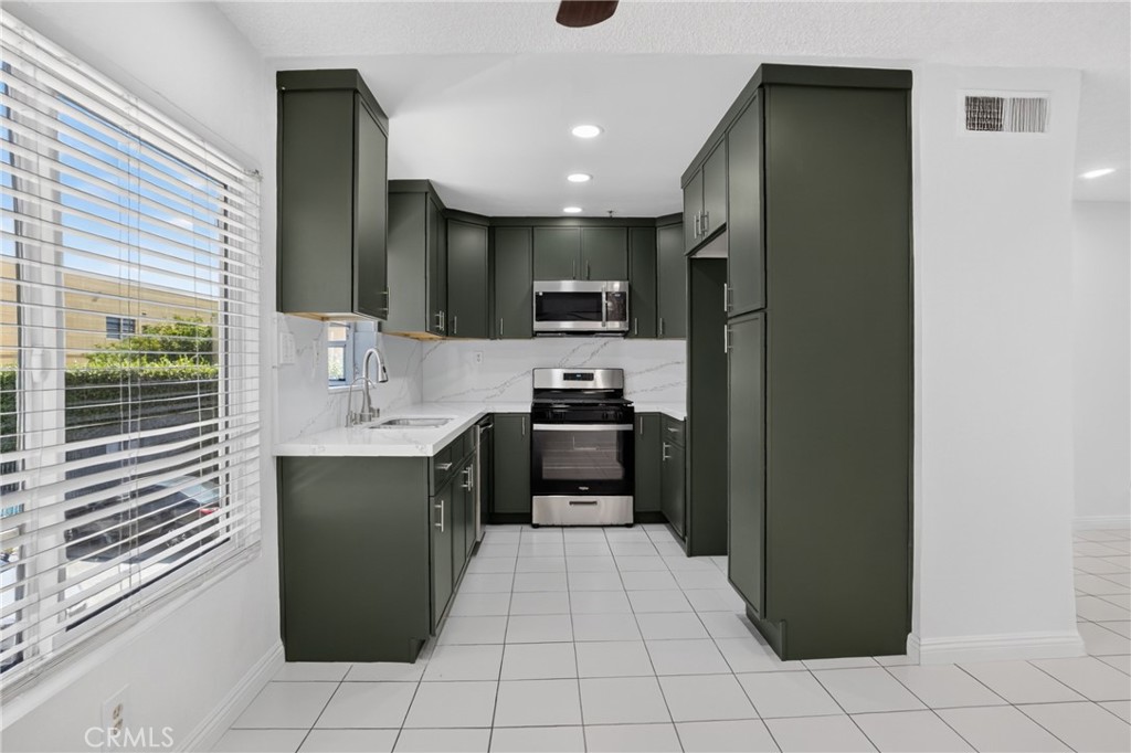 8828 Burnet Ave 9 Property Photo 4