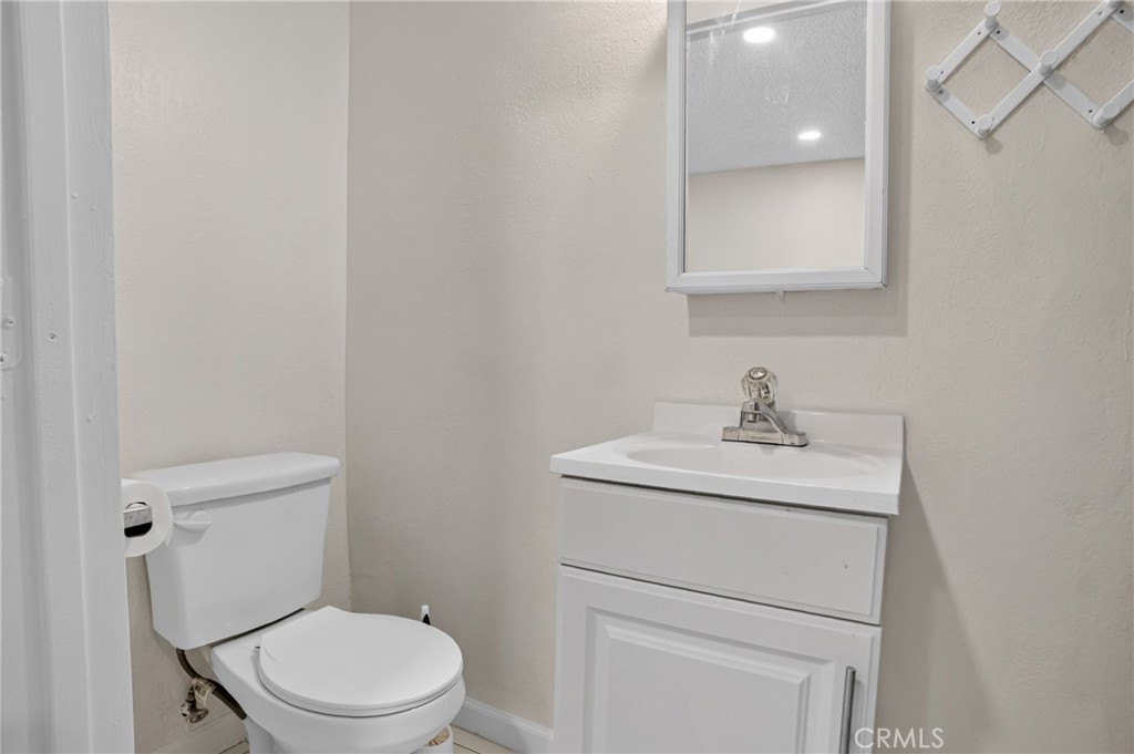 8828 Burnet Ave 9 Property Photo 19
