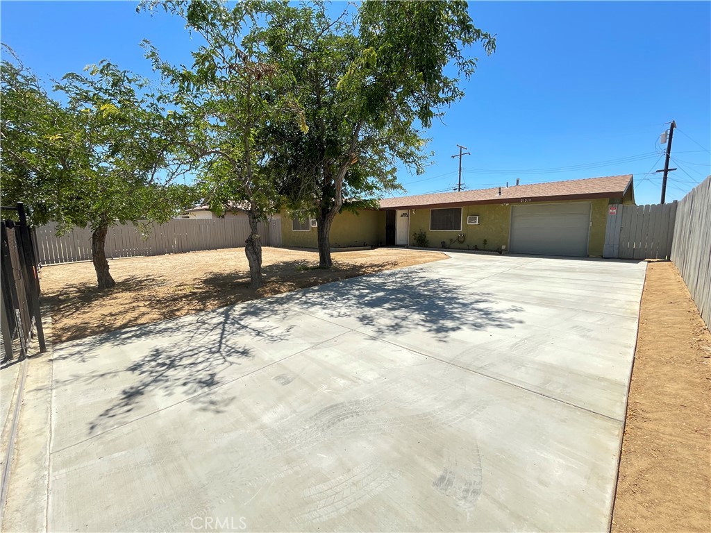 21219 Kenniston Property Photo 1