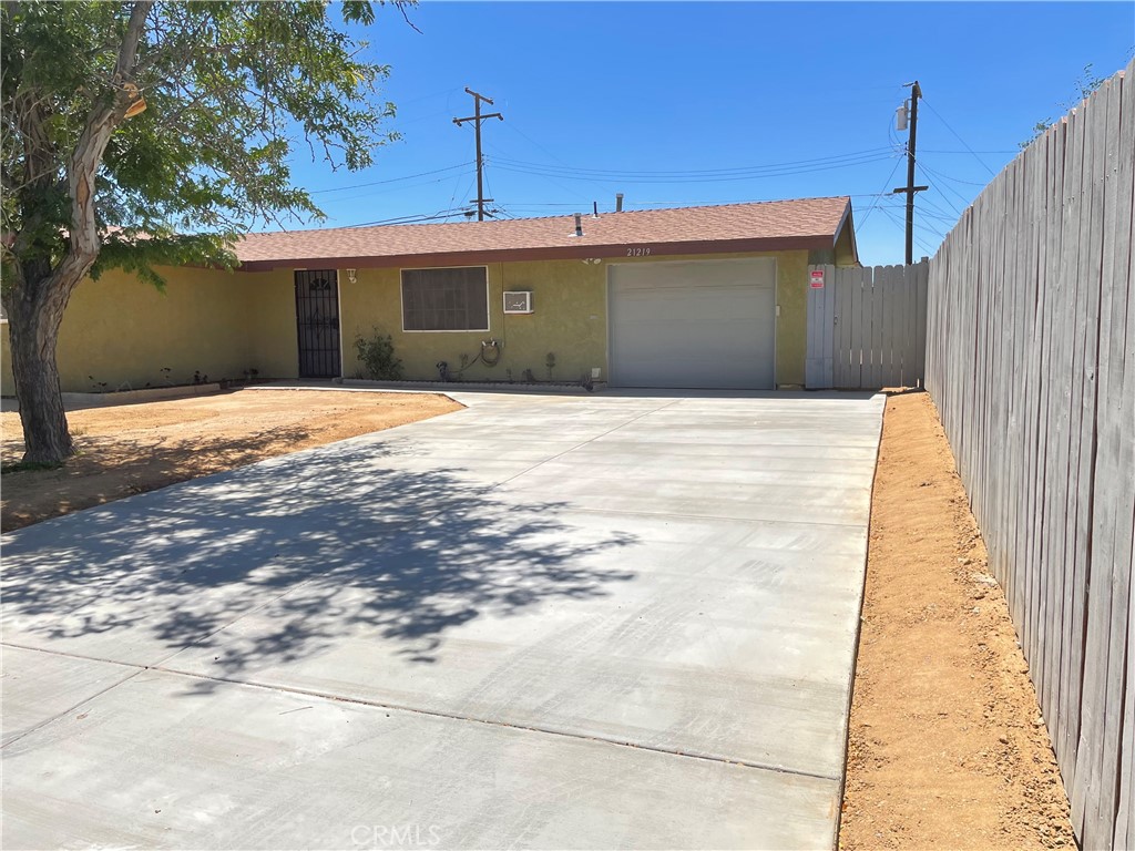21219 Kenniston Property Photo 2