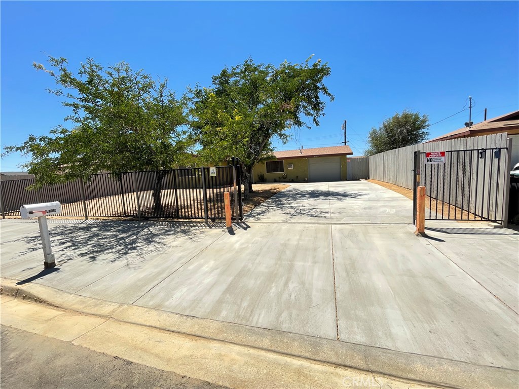 21219 Kenniston Property Photo 8
