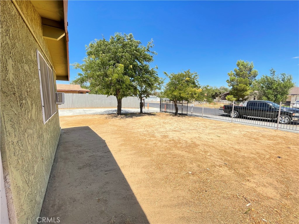 21219 Kenniston Property Photo 10