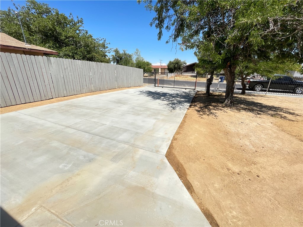 21219 Kenniston Property Photo 11