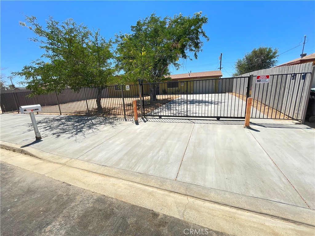 21219 Kenniston Property Photo 12