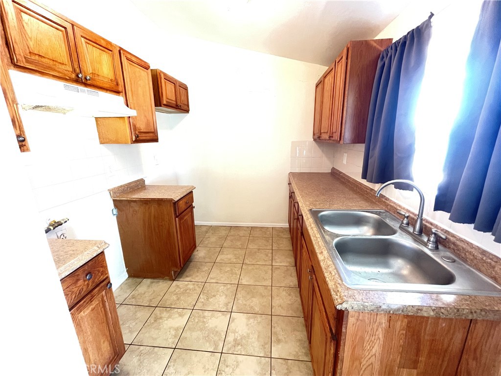 21219 Kenniston Property Photo 27