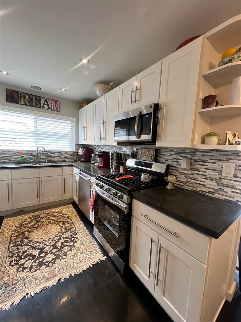 19030 Community Property Photo 5