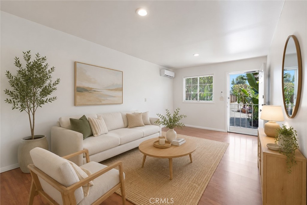 22521 Victory Boulevard B Property Photo 1
