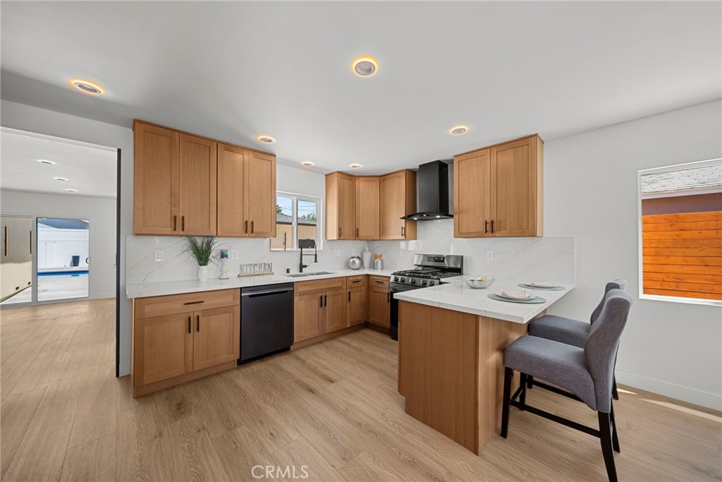 7660 Radford Avenue Property Photo 11