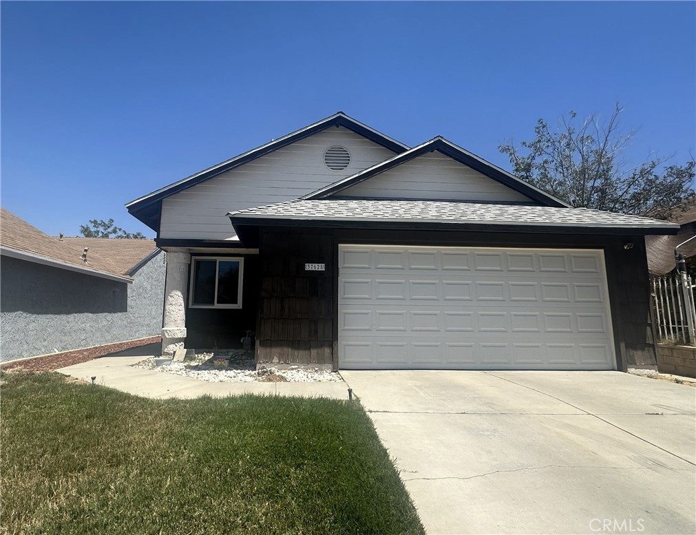 37628 13th E Property Photo 1