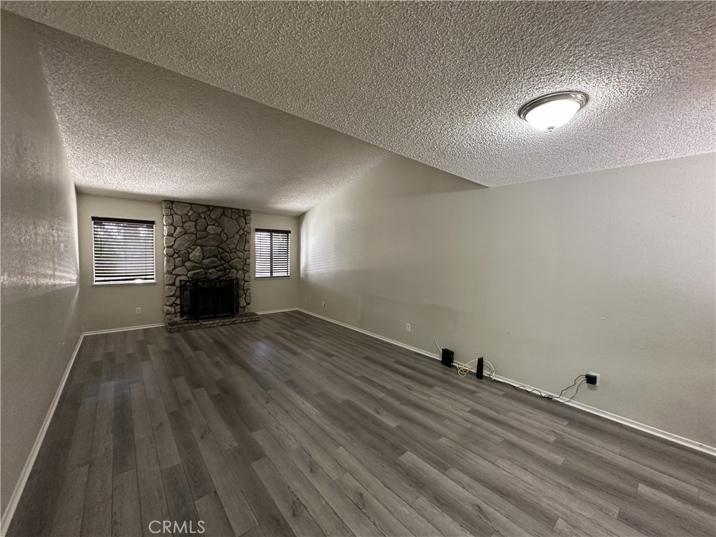 37628 13th E Property Photo 2