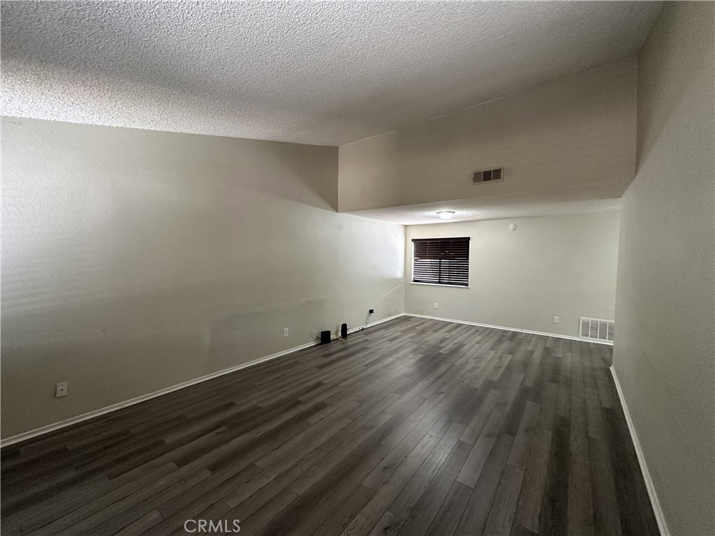 37628 13th E Property Photo 5