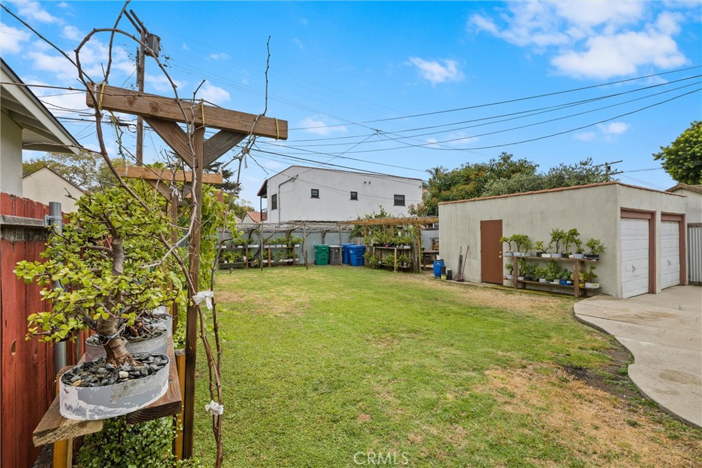 3562 Orange Property Photo 7